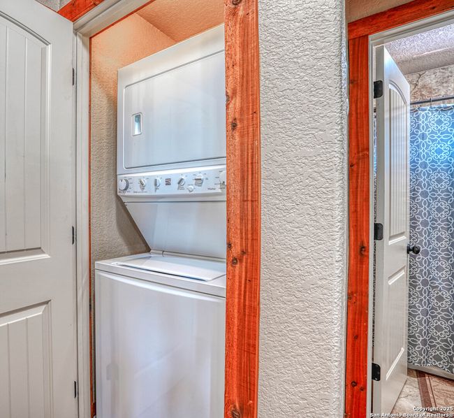 914 Pebble Beach Dr Nw, House other with 2 bedrooms, 2 bathrooms and null parking in Lakehills TX | Image 9