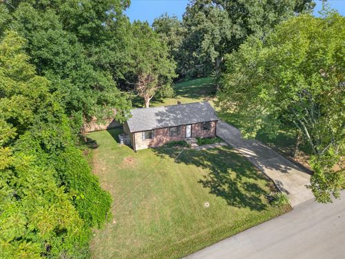 1325 Courtney Dr, Clarksville, TN, 37042 | Card Image