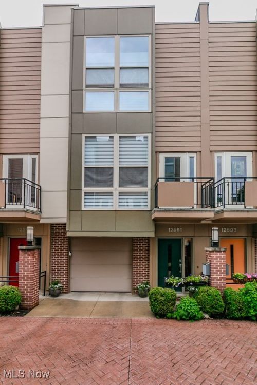 w6-12591 Larchmere Blvd, Cleveland, OH, 44120-1107 | Card Image