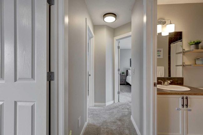 76 Somerside Grove Sw, House other with 3 bedrooms, 4 bathrooms and 4 parking in Calgary AB | Image 15