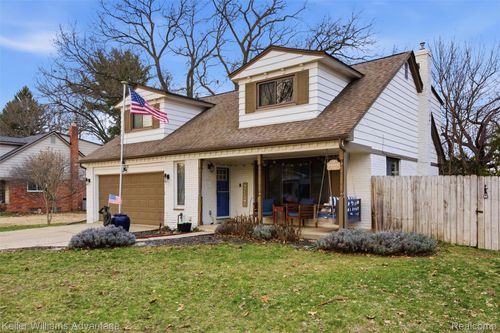 8610 Buffalo Dr, Commerce Twp, MI, 48382-3408 | Card Image