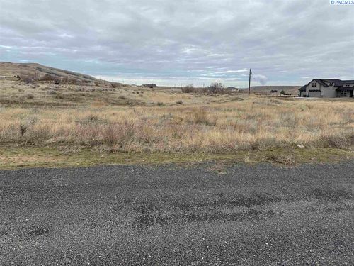 65654 W 654 Pr Nw, Benton City, WA, 99320-5771 | Card Image