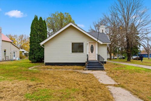 420 Pleasant Ave S, Brooten, MN, 56316-4642 | Card Image