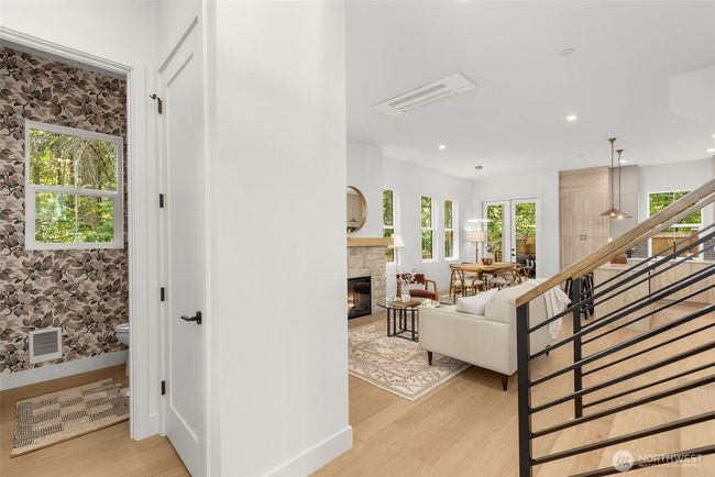 12837 Ne 91 St St, House other with 2 bedrooms, 3 bathrooms and null parking in Kirkland WA | Image 5