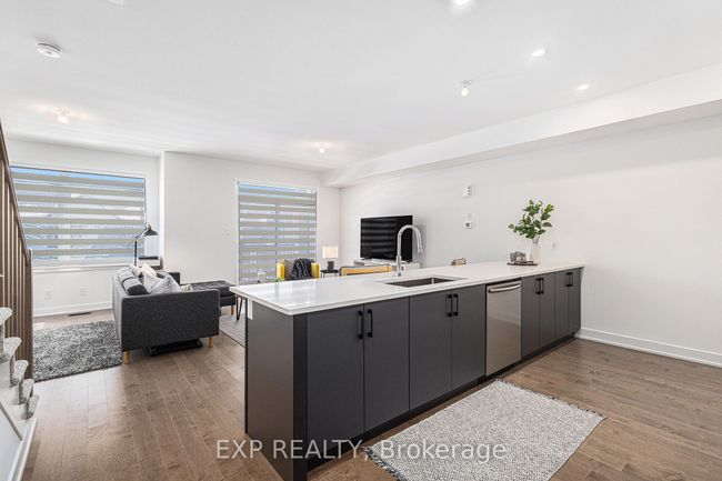 562 Tahoe Hts, House attached with 2 bedrooms, 3 bathrooms and 2 parking in Gloucester ON | Image 12