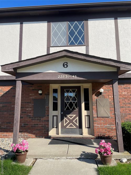 47-22843 Grove St, Saint Clair Shores, MI, 48080-1856 | Card Image