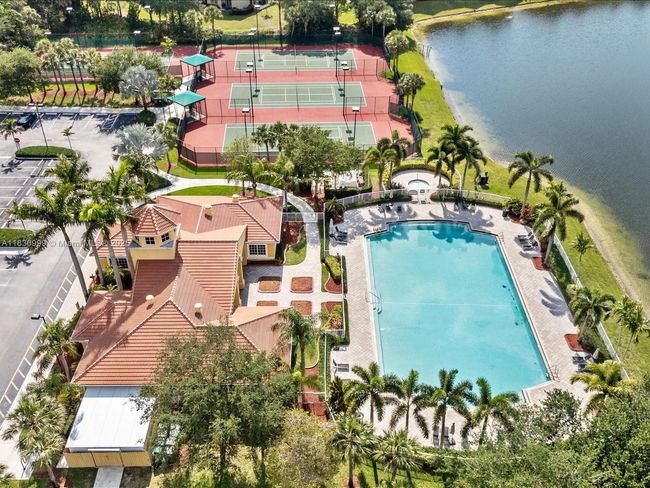 12468 Sw 44 Th Ct, Townhouse with 3 bedrooms, 3 bathrooms and null parking in Miramar FL | Image 30