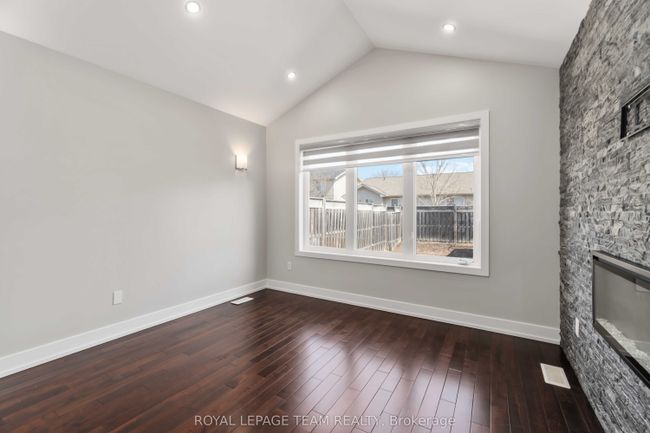 28 Moe Robillard St, House attached with 3 bedrooms, 3 bathrooms and 2 parking in Arnprior ON | Image 10