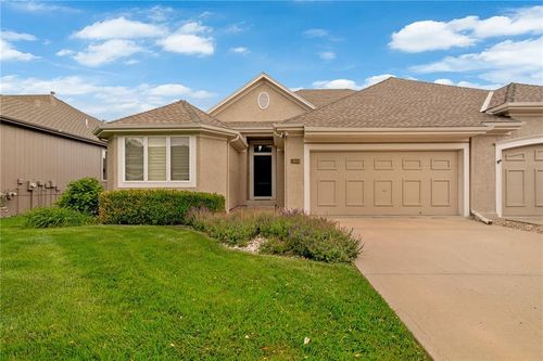 19608 W 100th St, Lenexa, KS, 66220-8302 | Card Image