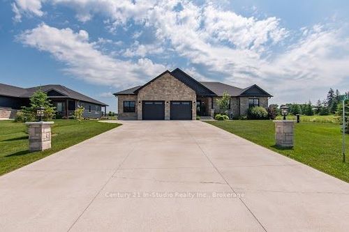 33 Nickason Dr, Allenford, ON, N0H1A0 | Card Image