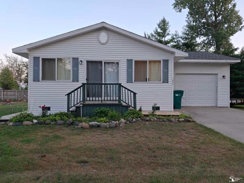 1045 3rd St, Tawas City, MI, 48763-9575 | Card Image