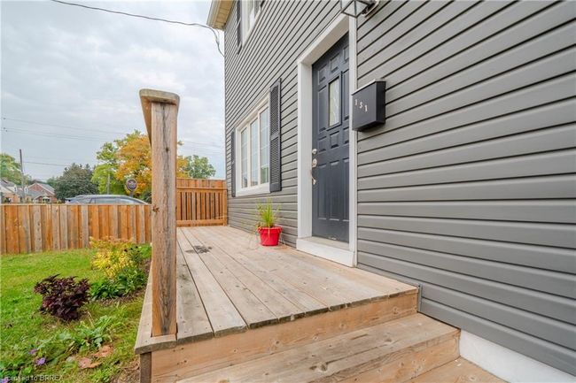 131 Morrell St, House other with 3 bedrooms, 2 bathrooms and 4 parking in Brantford ON | Image 4