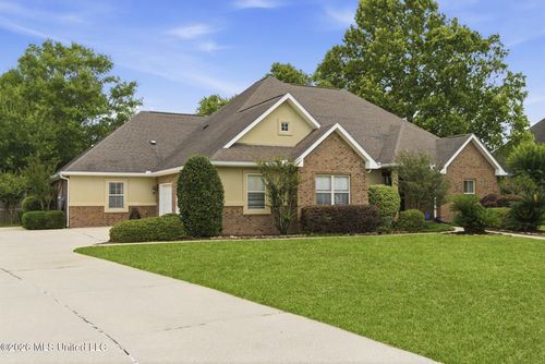 6208 Savanna Dr, Ocean Springs, MS, 39564-5426 | Card Image