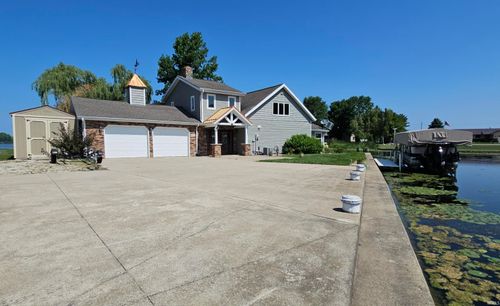 249 Ems B20c2 Ln, Pierceton, IN, 46562-9128 | Card Image