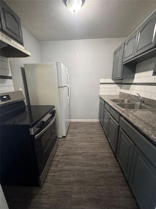 4-3802 Dabney St, Houston, TX, 77026-4283 | Card Image