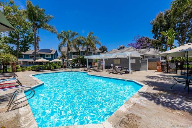 677 Summer View Cir, Townhouse with 2 bedrooms, 3 bathrooms and 2 parking in Encinitas CA | Image 41