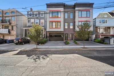 51 Prospect Street, Condo with 3 bedrooms, 2 bathrooms and null parking in Jersey City NJ | Image 2