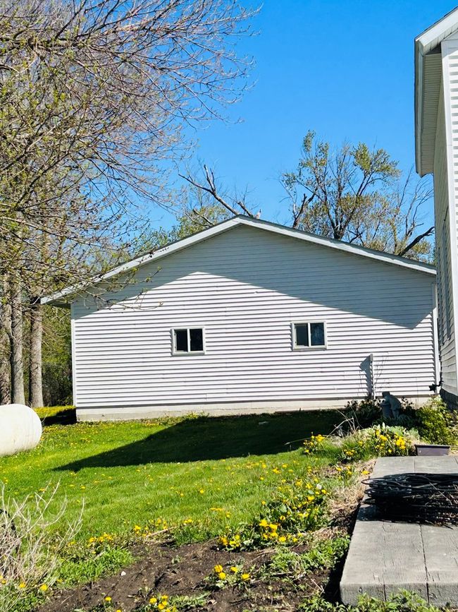 2271 200th Street, Home with 4 bedrooms, 1 bathrooms and 2 parking in Humboldt IA | Image 22