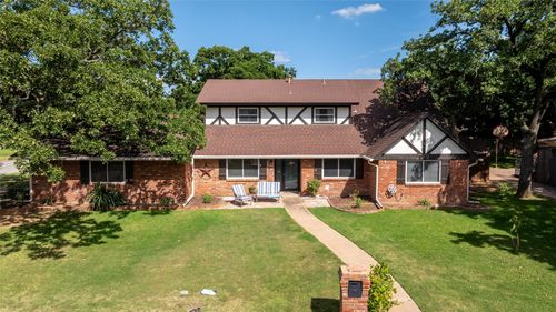 2119 Prestonwood Dr, Arlington, TX, 76012-5418 | Card Image