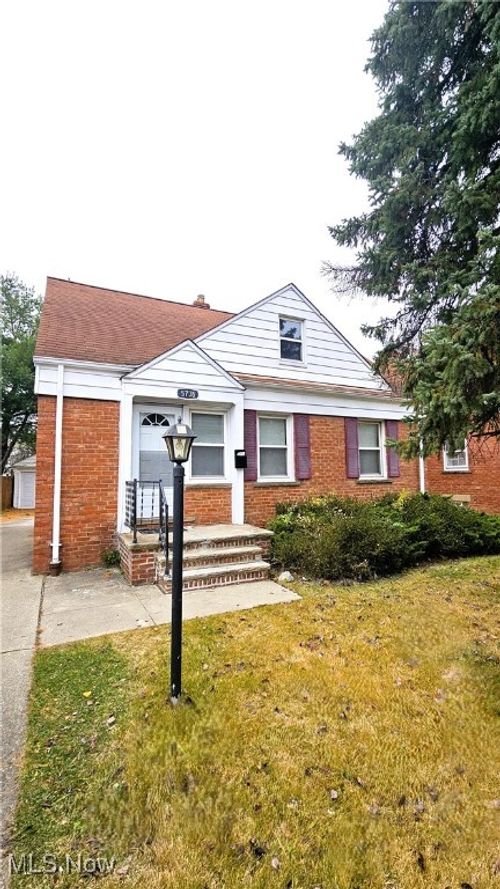 5736 South Blvd, Maple Heights, OH, 44137-3433 | Card Image