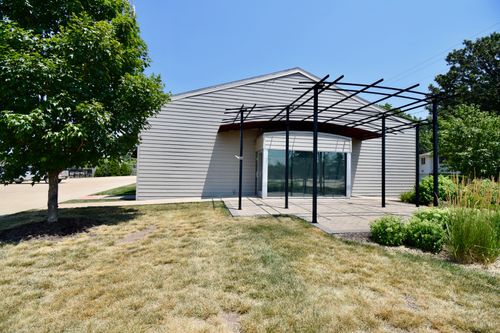 208 Parkinson St, Normal, IL, 61761-3017 | Card Image