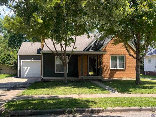 958 Sw Lindenwood Ave, Topeka, KS, 66606-1621 | Card Image