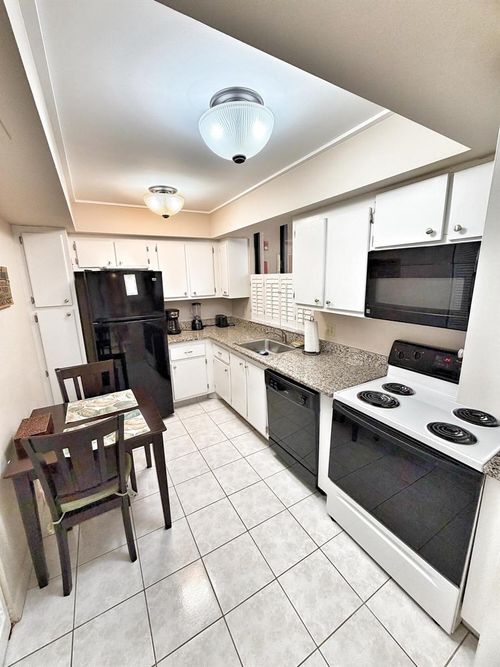 102-3452 Ne Causeway Blvd, Jensen Beach, FL, 34957-4209 | Card Image