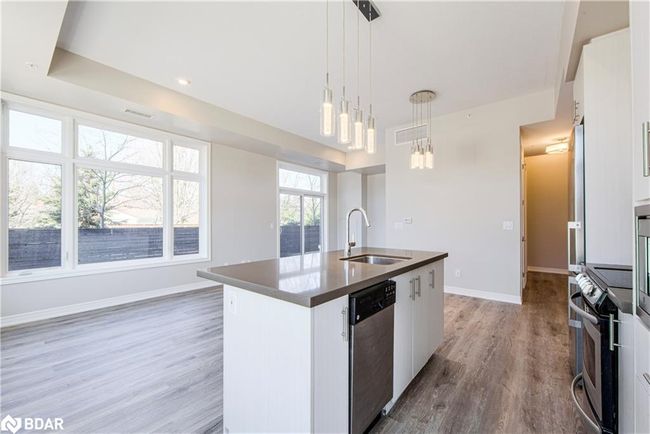 109 - 457 Plains Rd E, House attached with 2 bedrooms, 2 bathrooms and 1 parking in Burlington ON | Image 12