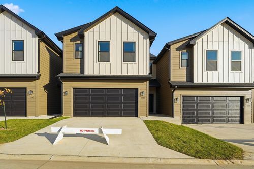 1343 Meadow Rose Pl, Waukee, IA, 50263-7909 | Card Image