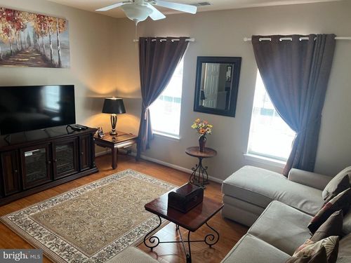425-425 Hopkins Landing Dr, ESSEX, MD, 21221-2229 | Card Image