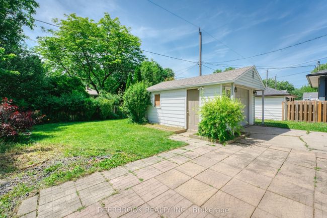 3742 Montcalm St, House other with 3 bedrooms, 1 bathrooms and 4 parking in Windsor ON | Image 17