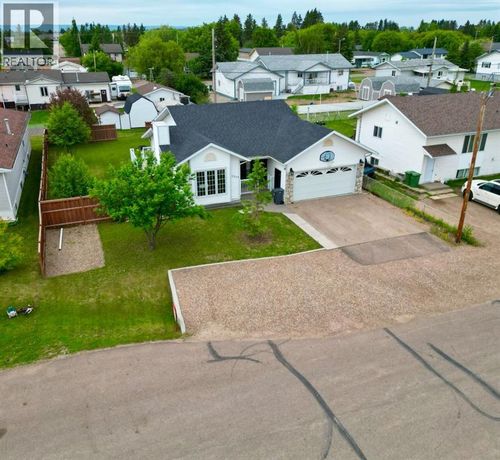 10209 103 Ave, La Crete, AB, T0H2H0 | Card Image