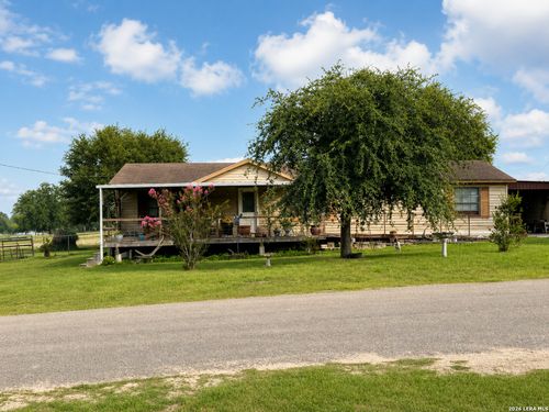 167 Ranch Country Dr, La Vernia, TX, 78121-4554 | Card Image