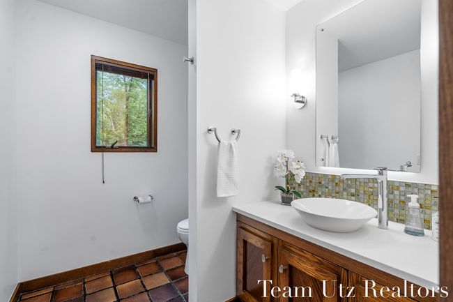 Mudroom/Half bath | Image 36