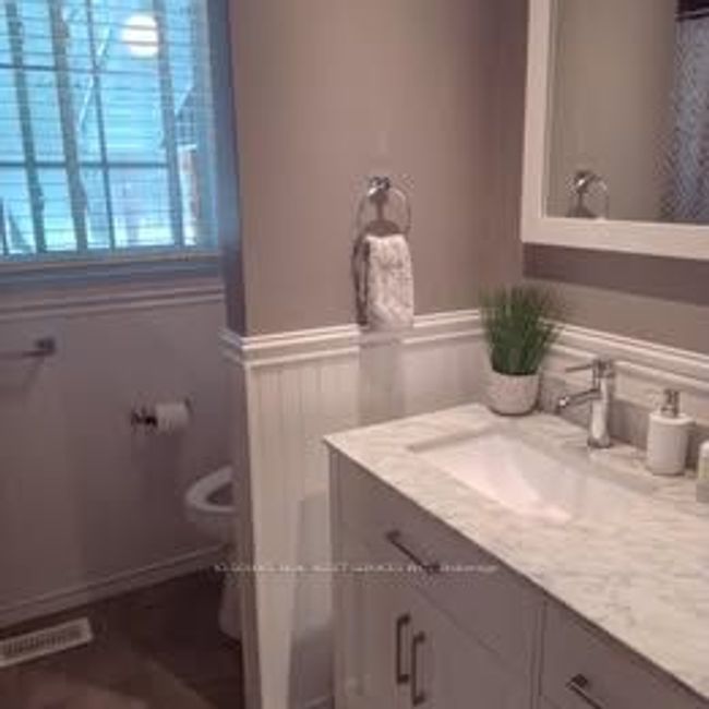 9885 Parkview Cres, House other with 4 bedrooms, 2 bathrooms and 6 parking in Grand Bend ON | Image 12