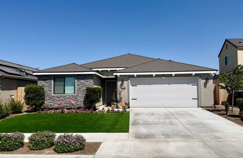 338 N Tracy St, Visalia, CA, 93292-8090 | Card Image