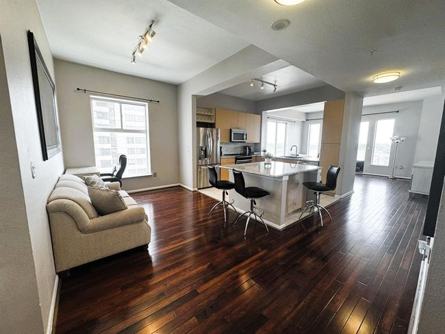 Dining/Kitchen/Living | Image 11
