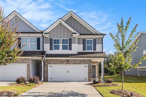 4545 Bishops Ln, Oakwood, GA, 30566-0333 | Card Image