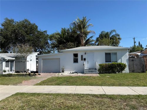 2323 Cleveland St, Hollywood, FL, 33020-3045 | Card Image