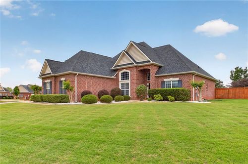 124 Flora Cir, Warner Robins, GA, 31088-8583 | Card Image