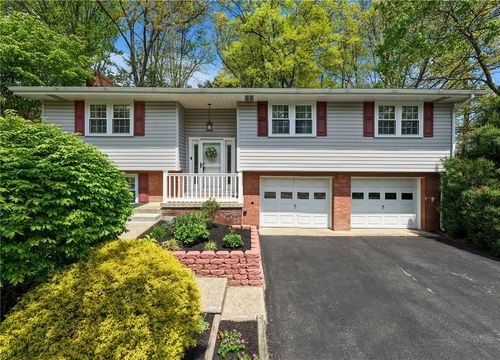3008 Mcclellan Dr, Greensburg, PA, 15601-3830 | Card Image