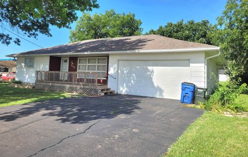 111 S Jefferson St, Eureka, KS, 67045-2110 | Card Image