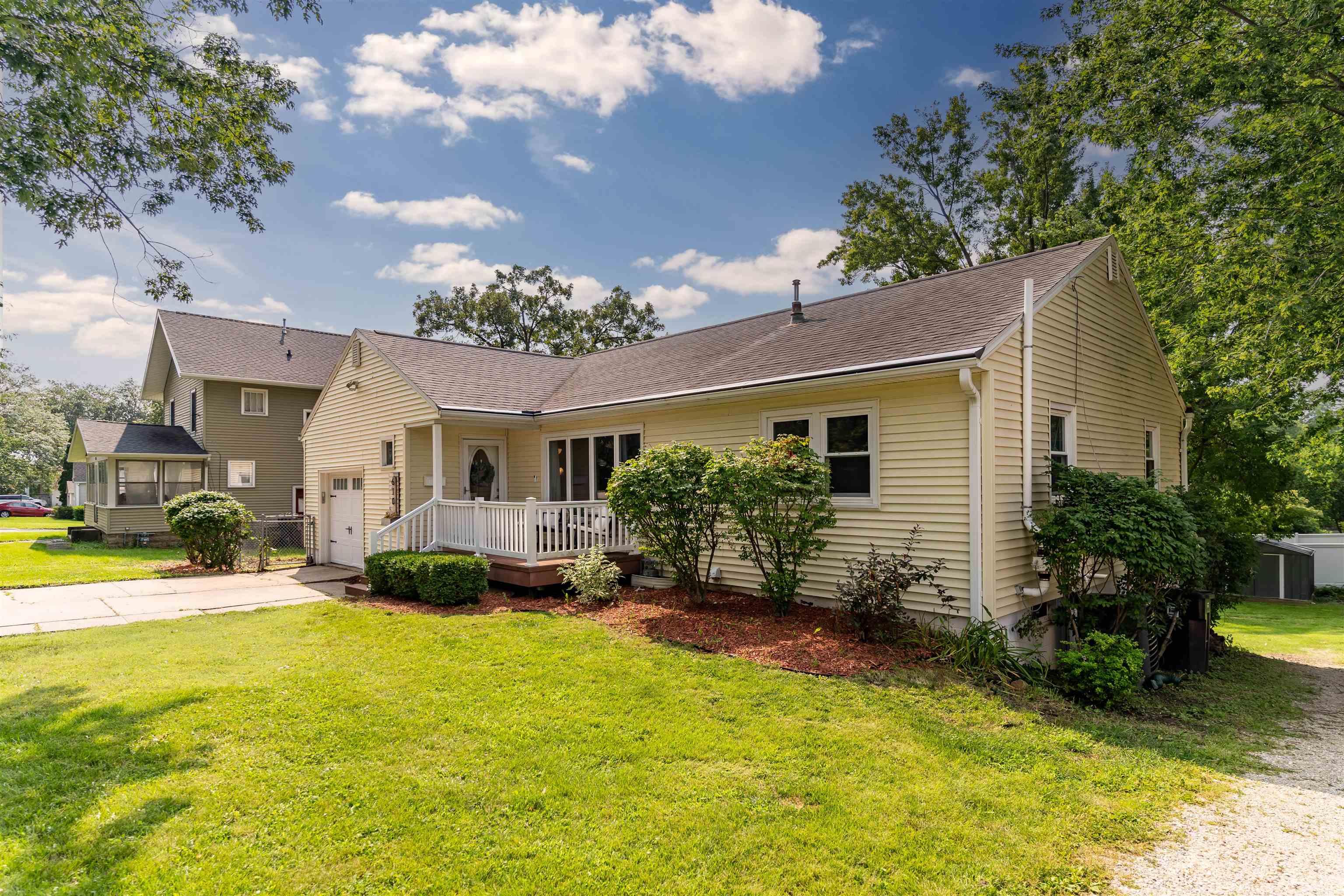 18th St, Cedar Falls, IA 50613