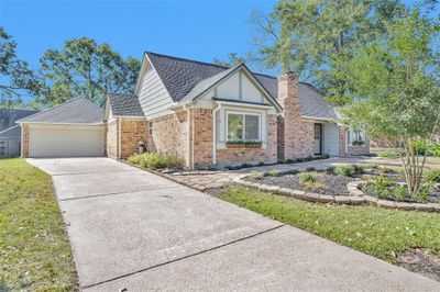 4 Cambridge Circle, House other with 3 bedrooms, 2 bathrooms and null parking in Conroe TX | Image 3