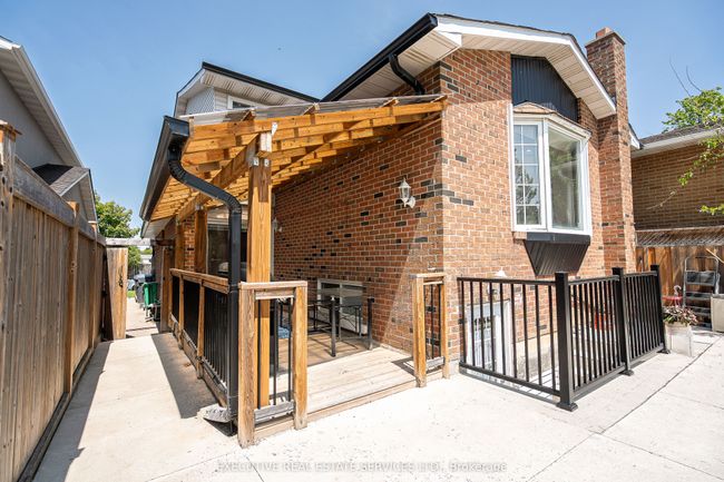4 Simmons Blvd, House other with 5 bedrooms, 4 bathrooms and 3 parking in Brampton ON | Image 32
