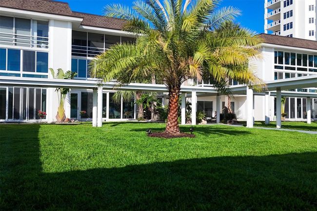 201 - 2100 Benjamin Franklin Dr, Condo with 2 bedrooms, 2 bathrooms and null parking in SARASOTA FL | Image 36