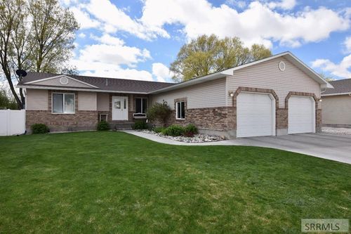 2429 Harold Dr, Idaho Falls, ID, 83402-3833 | Card Image