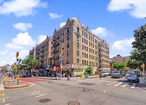 2l-136-05 Sanford Avenue, New York, NY, 11355 | Card Image