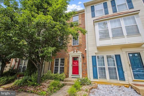 8360 Hunter Murphy Cir, ALEXANDRIA, VA, 22309-3642 | Card Image
