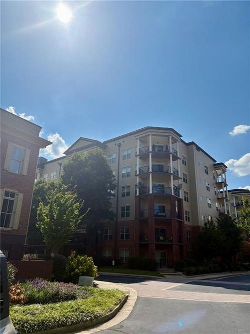 732-200 River Vista Dr, Atlanta, GA, 30339-7625 | Card Image